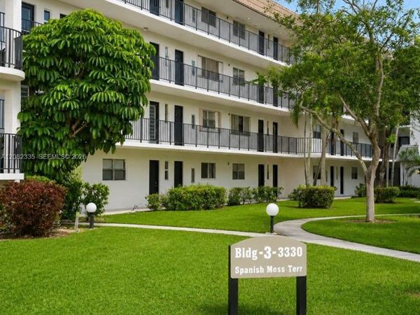 Unit 104, Lauderhill, FL 33319