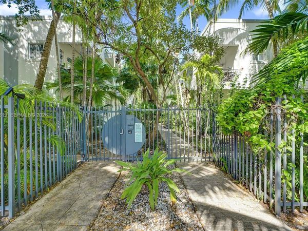 736 Lenox Ave , Unit B7, Miami Beach, FL 33139