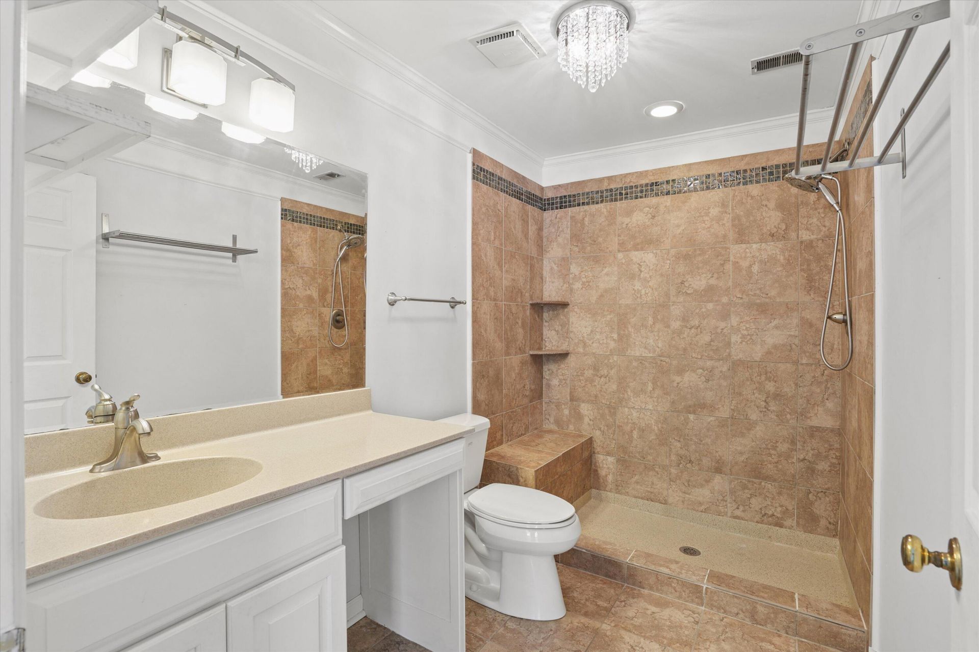 1304 Ventura Place Photo 22