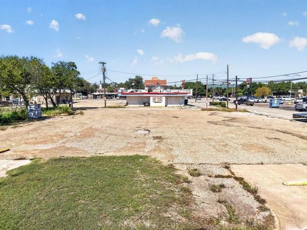 400 W Brown Street, Ennis, TX 75119