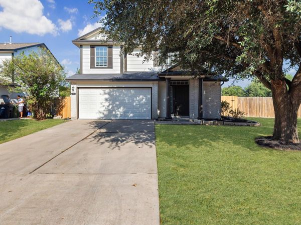502 Garrett CT , Hutto, TX 78634