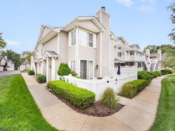 11 Ashley Court, Bedminster, NJ 07921