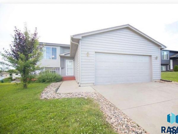 105 S Foss Ave, Sioux Falls, SD 57110