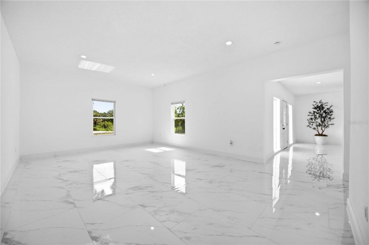 401 Old School House Road E, Loughman, FL 33858 Photo