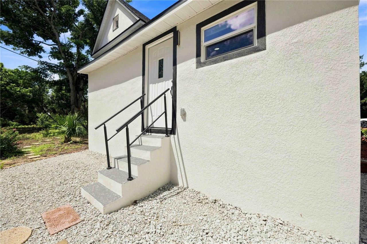 401 Old School House Road E, Loughman, FL 33858 Photo