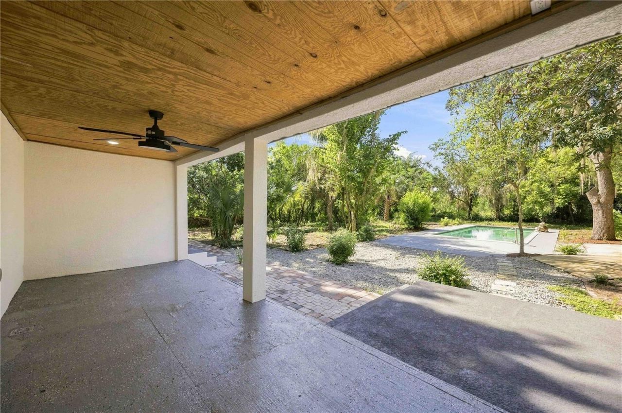 401 Old School House Road E, Loughman, FL 33858 Photo