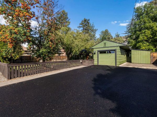 932 NE 10th Street, Bend, OR 97701
