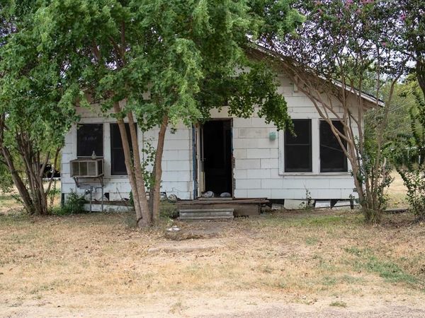 304 Lawrence Street, Talco, TX 75487