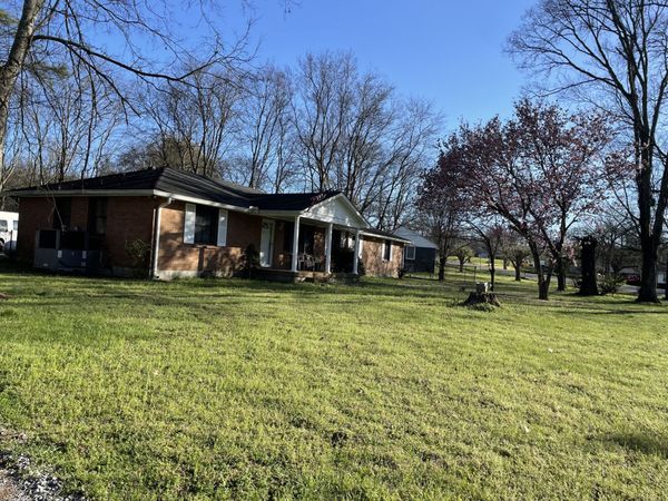 456 Ewing Ln , Nashville, TN 37207