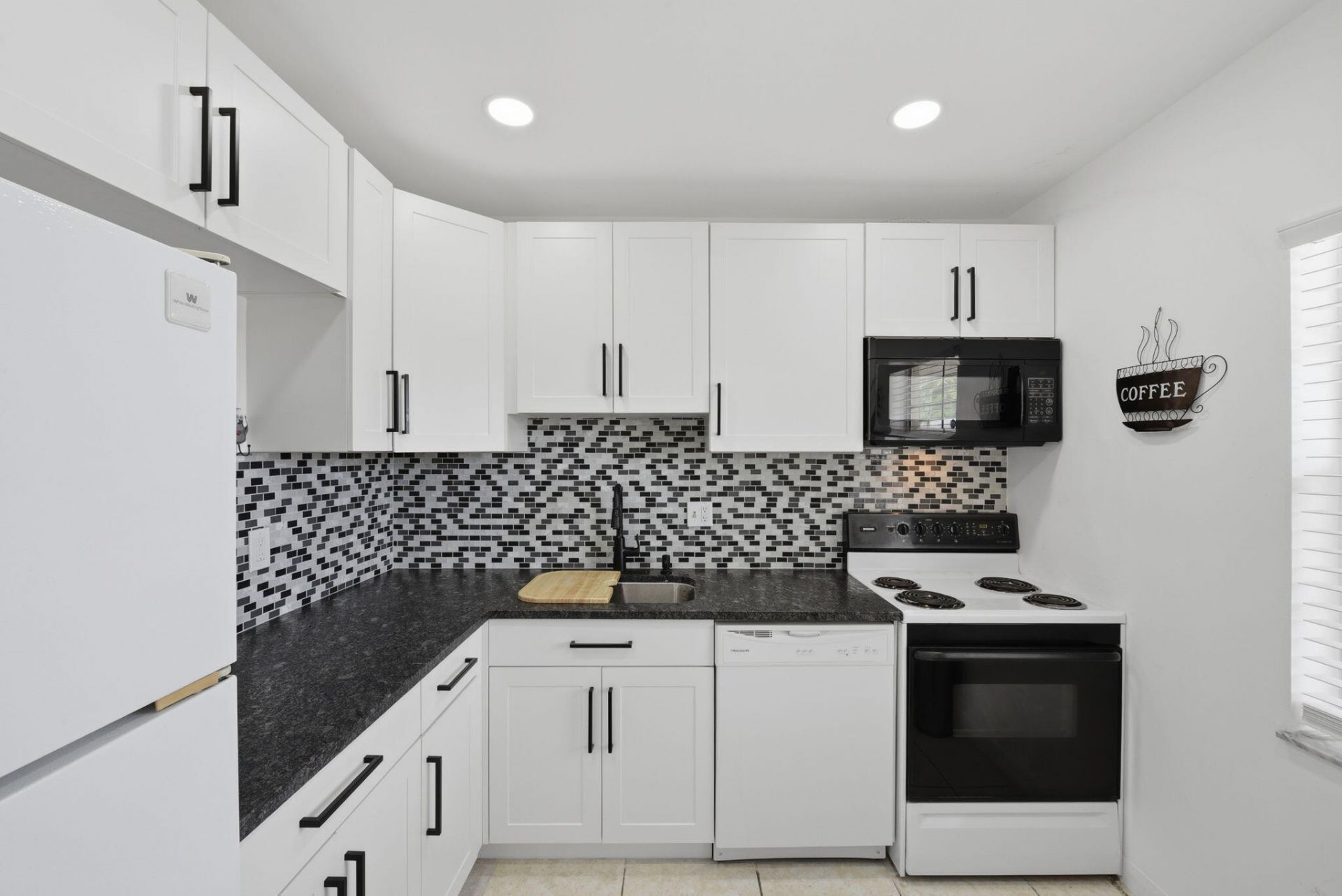 7505 NW 5th Place, Unit 203, Margate, FL 33063 Photo