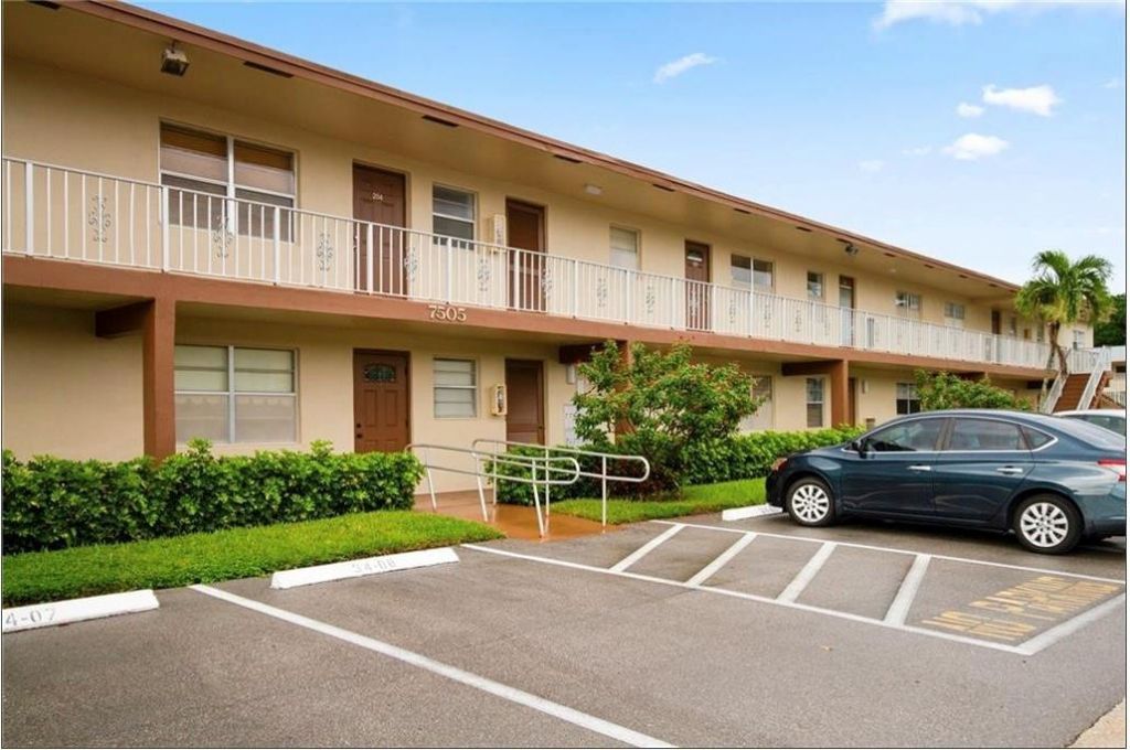7505 NW 5th Place, Unit 203, Margate, FL 33063 Photo