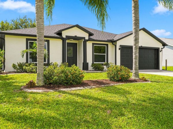 820 SW Jennifer Terrace, Port St. Lucie, FL 34953