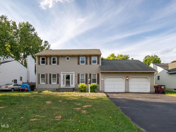 31 Berkshire Drive, Colonie, NY 12205