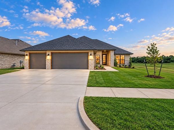 4908 Vine Cliff Road, Mustang, OK 73064
