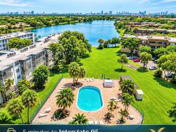 445 NE 195th St , Unit 332, Miami, FL 33179