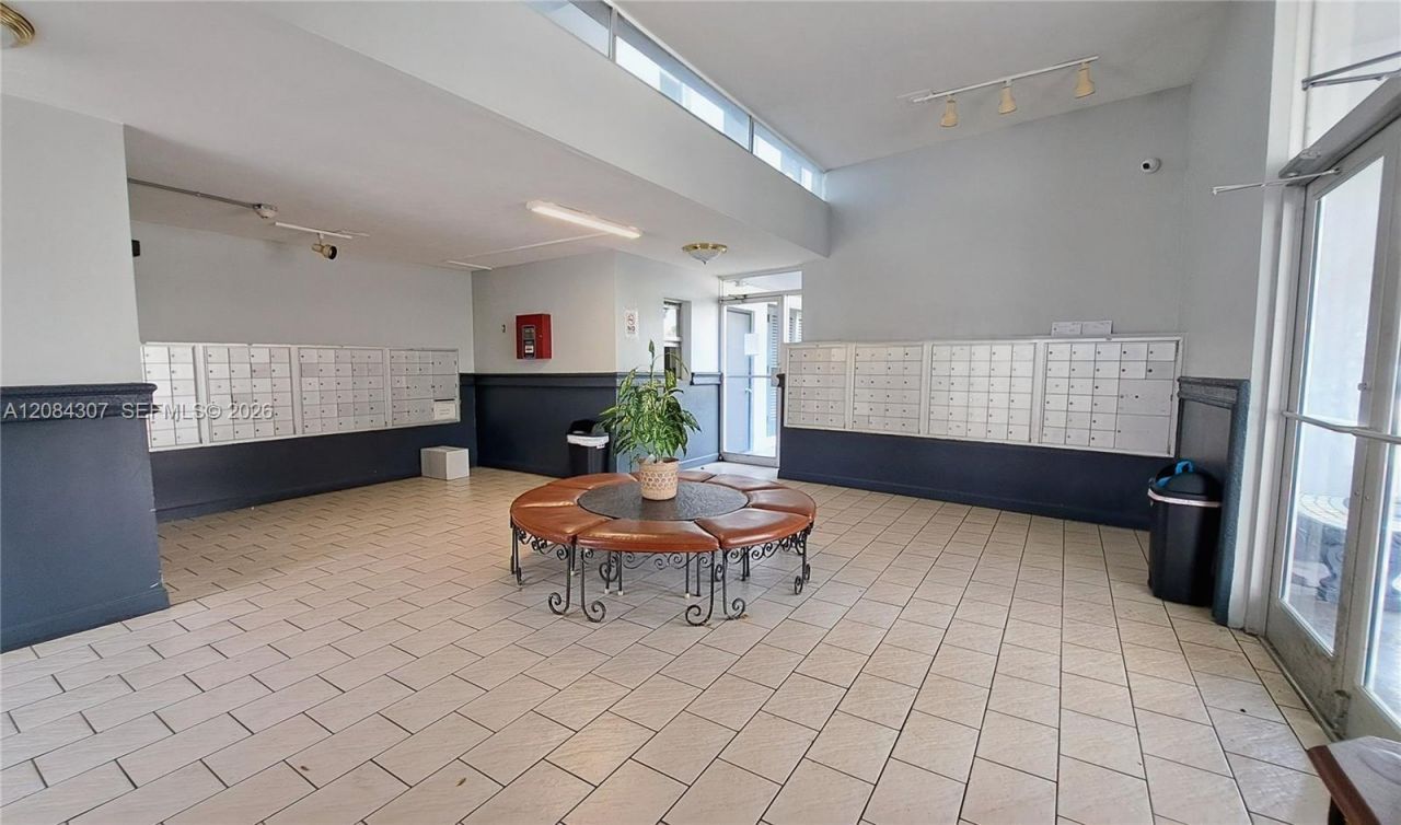 445 NE 195th St , Unit 332, Miami, FL 33179 Photo