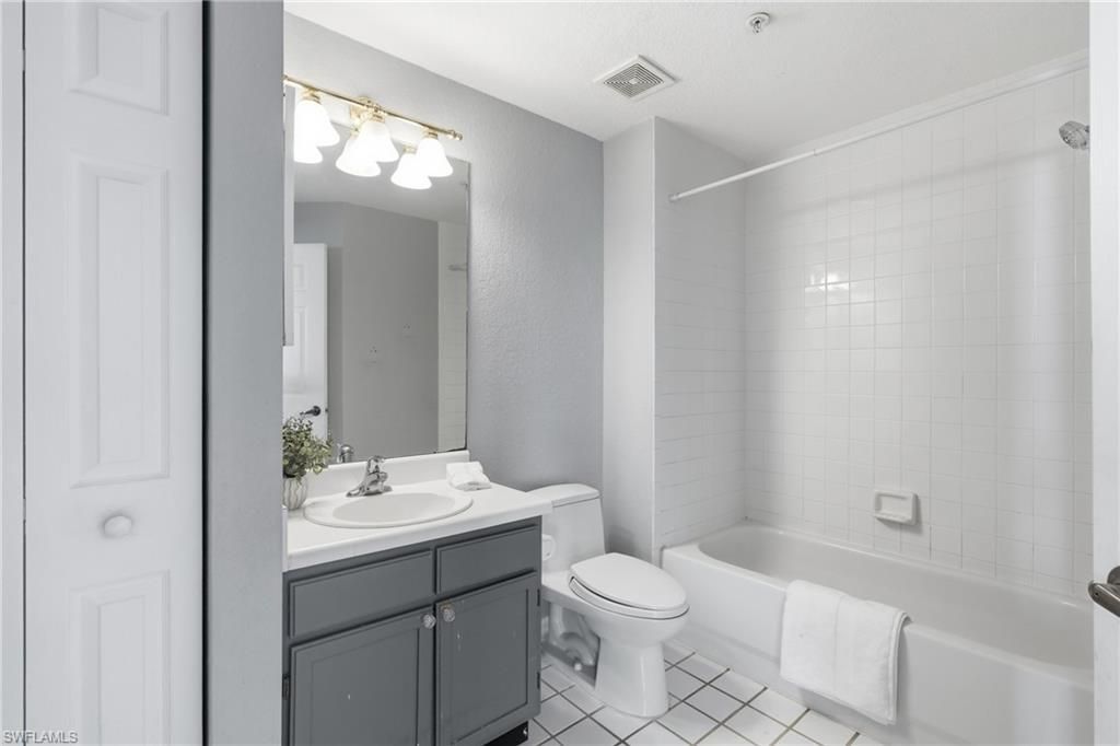 4670 Saint Croix Ln , Unit 627, Naples, FL 34109 Photo