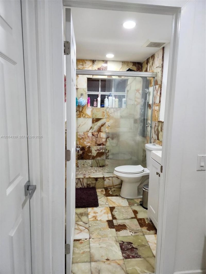 8240 SW 38th St , Miami, FL 33155 Photo