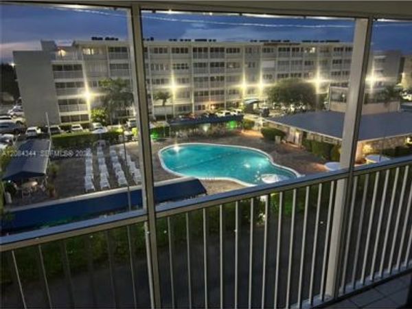 329 SE 3rd St , Unit 405T, Hallandale Beach, FL 33009