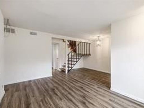 6910 Hart LN, Unit 605, Austin, TX 78731
