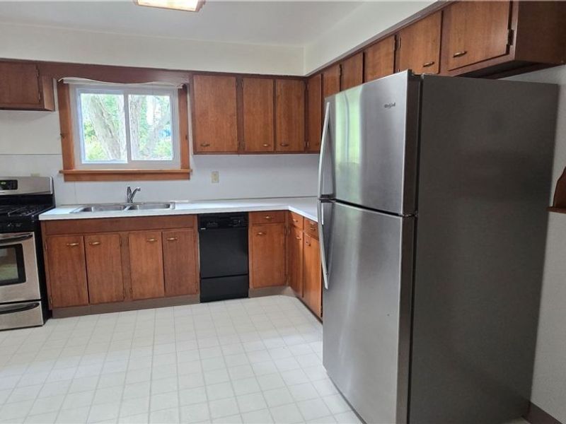 415 Liberty Street, Shreve, OH 44676 Photo 3
