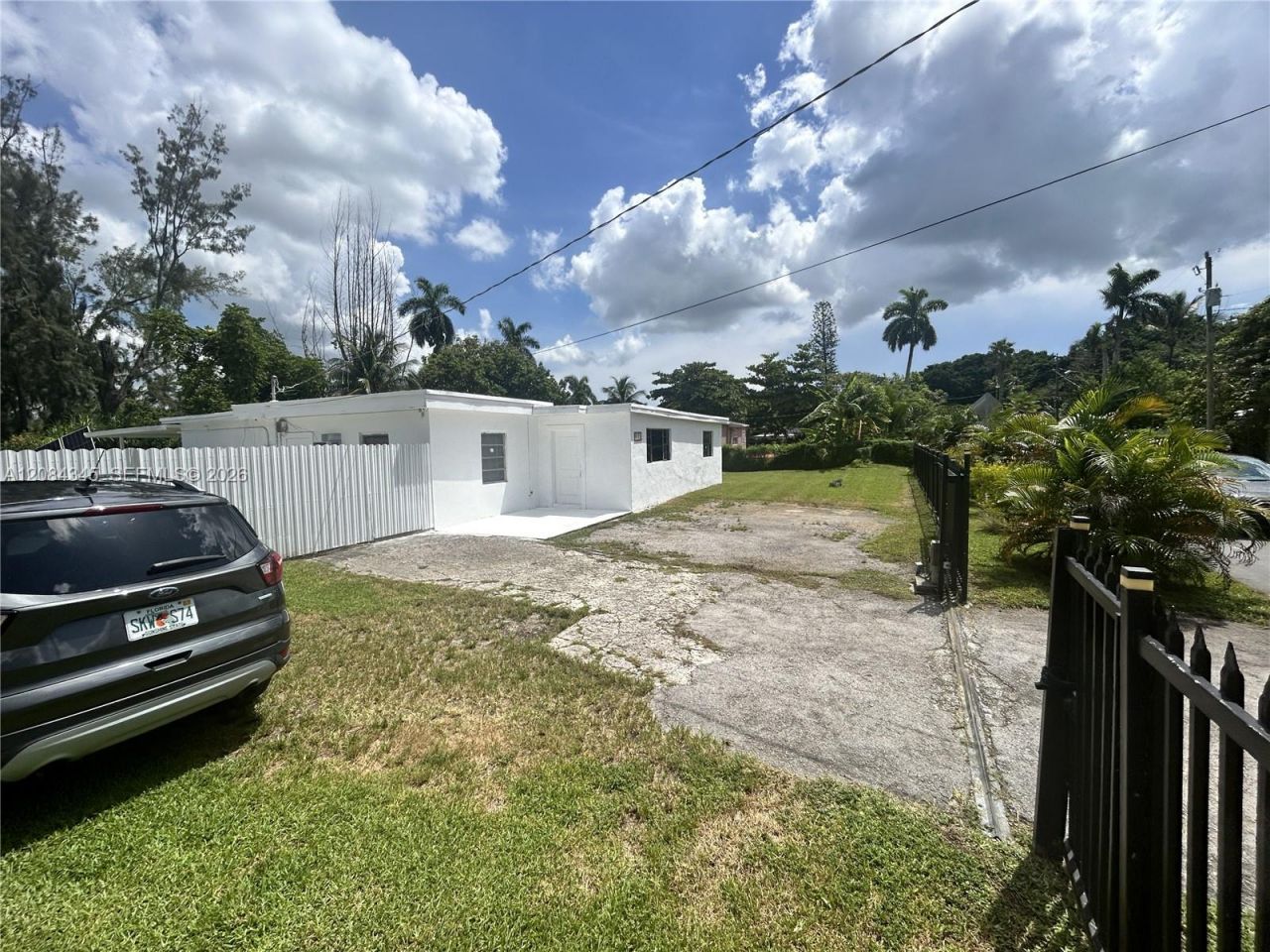 1843 NW 107th St , Miami, FL 33167 Photo