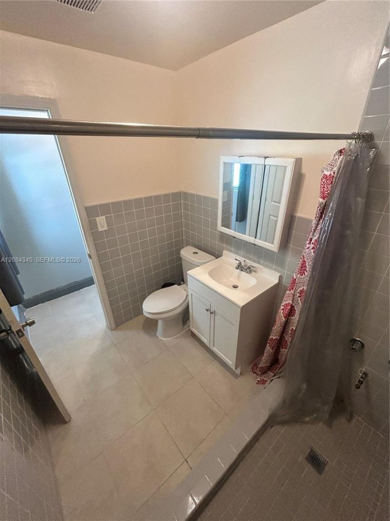 1843 NW 107th St , Miami, FL 33167 Photo