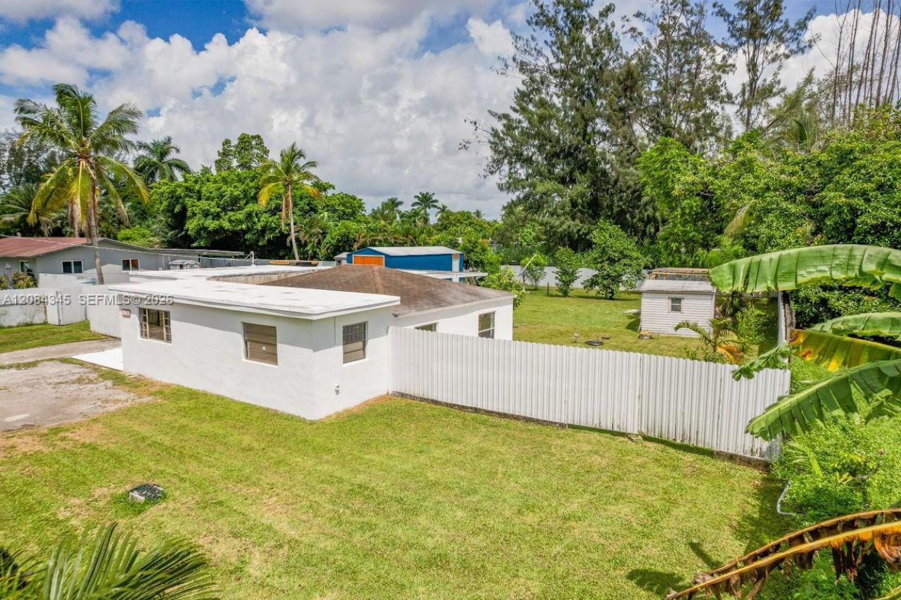 1843 NW 107th St, Miami, FL 33167 Photo