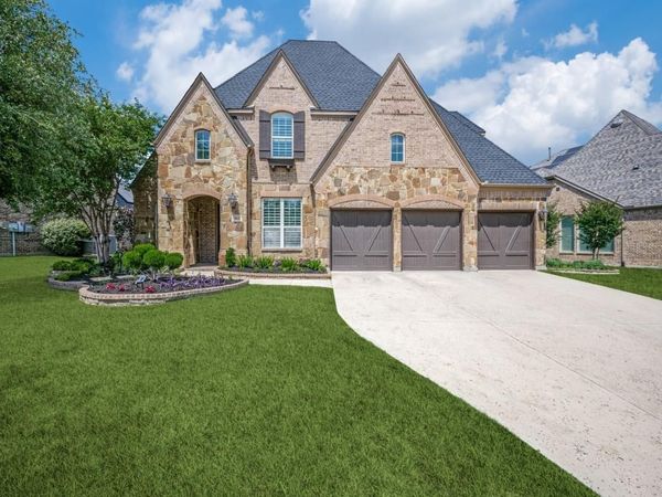 968 Highpoint Way , Roanoke, TX 76262