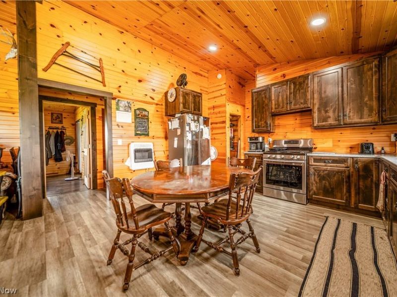 3657 E Moreland Road, Fredericksburg, OH 44627 Photo 8