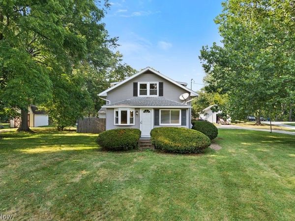 3071 Farmdale Road , Akron, OH 44312
