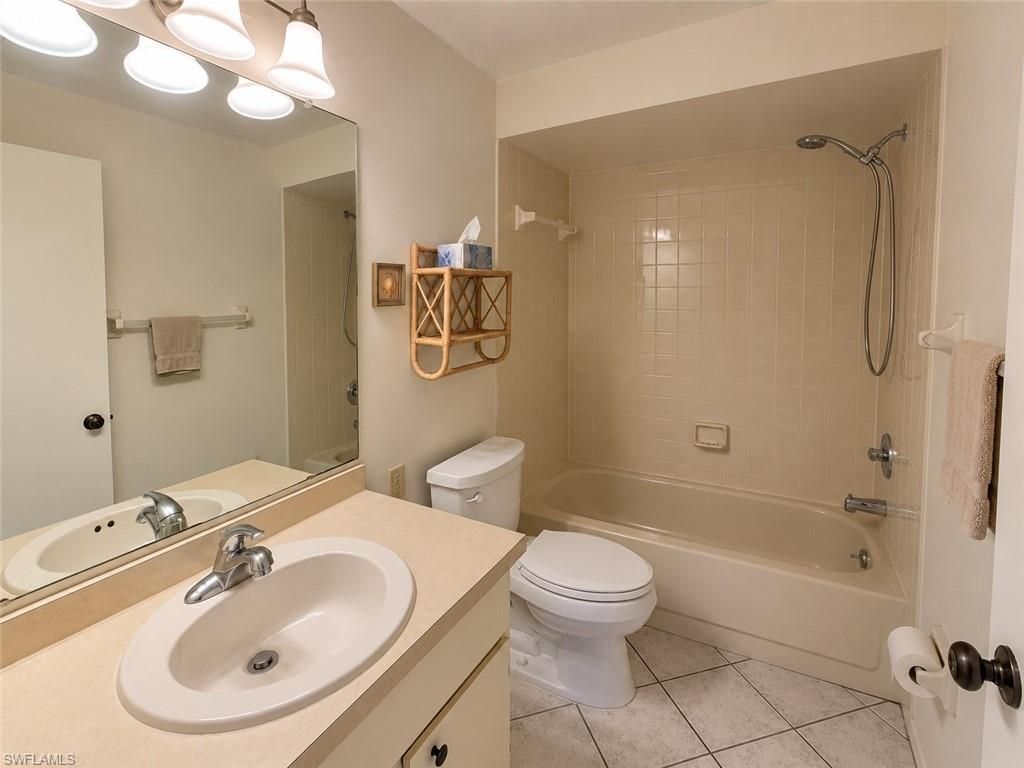 11220 Caravel Cir, Unit 308, Fort Myers, FL 33908 Photo