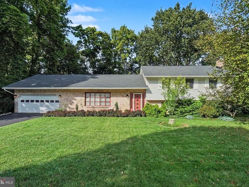 819 Meadow Lane, Camp Hill, PA 17011 Main Photo