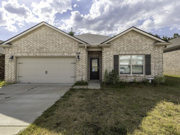 8781 MARY FRANCIS DR, Southaven, MS 38671