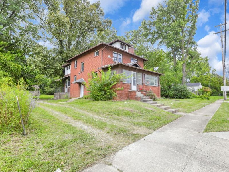 2365 N Stelzer Road, Columbus, OH 43219 Photo 4