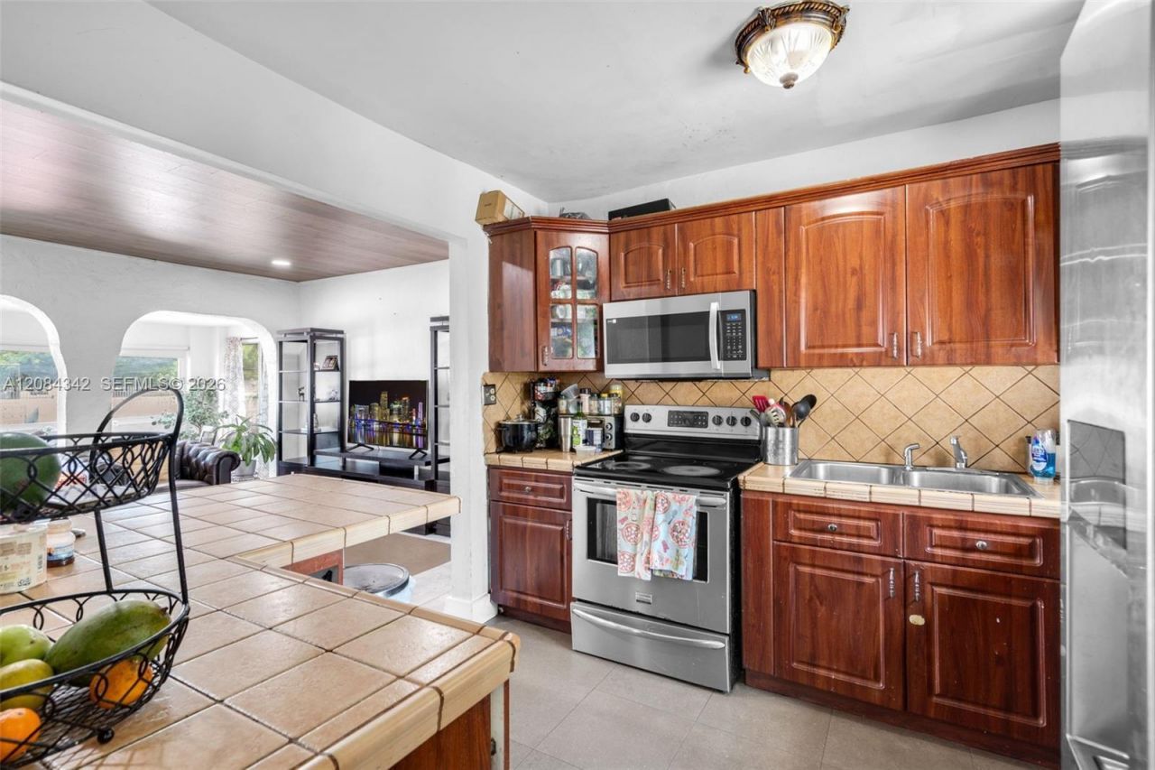 1116 Opa Locka Blvd , Miami, FL 33168 Photo