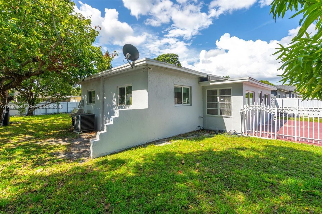1116 Opa Locka Blvd , Miami, FL 33168 Photo