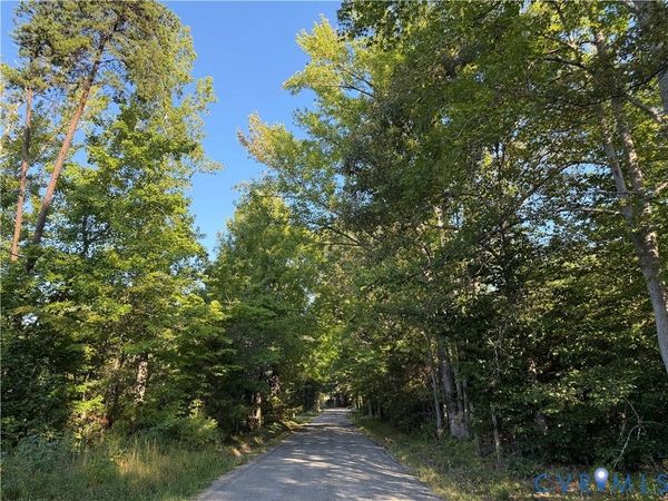4877 Tabscott Road , Kents Store, VA 23084