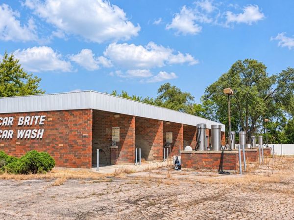 2630 Lake Street W, Hanover Park, IL 60133