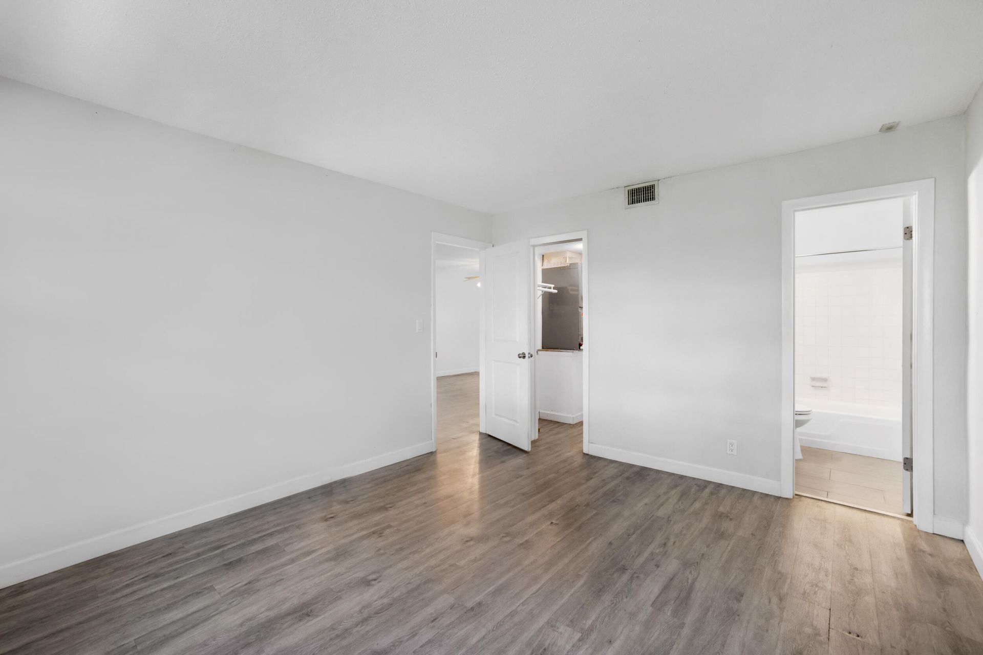 1400 NE 57th Street, Unit 304, Fort Lauderdale, FL 33334 Photo