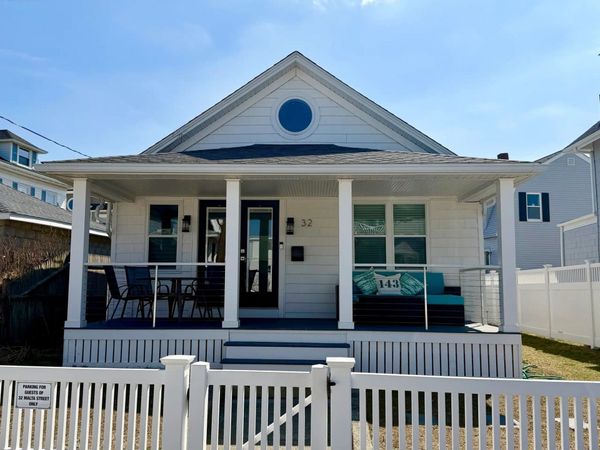 32 Malta Street, Hull, MA 02045
