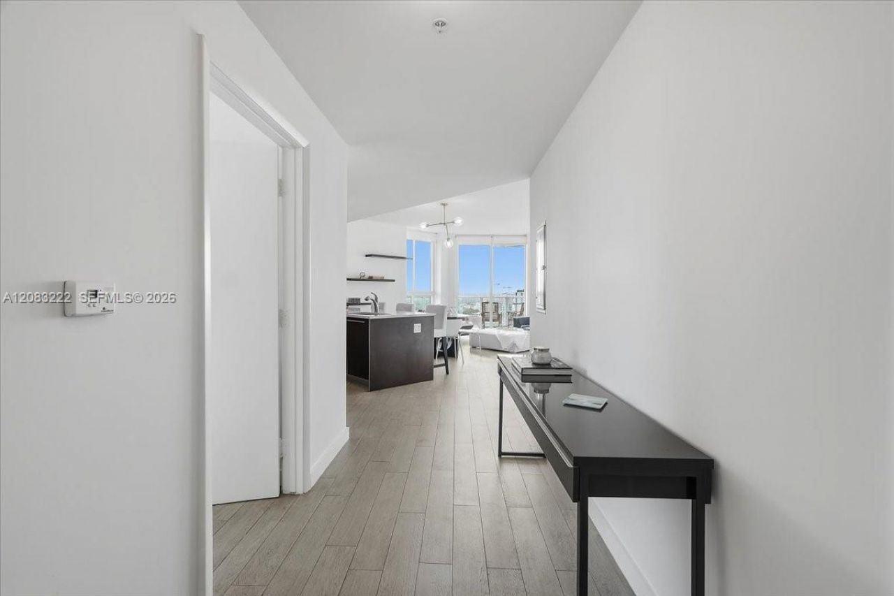 1900 N Bayshore Dr, Unit 1518, Miami, FL 33132 Photo