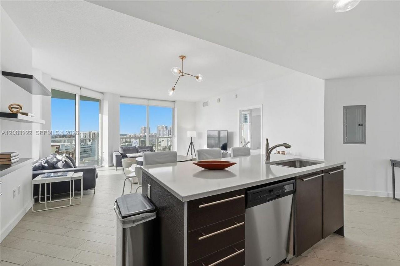 1900 N Bayshore Dr, Unit 1518, Miami, FL 33132 Photo
