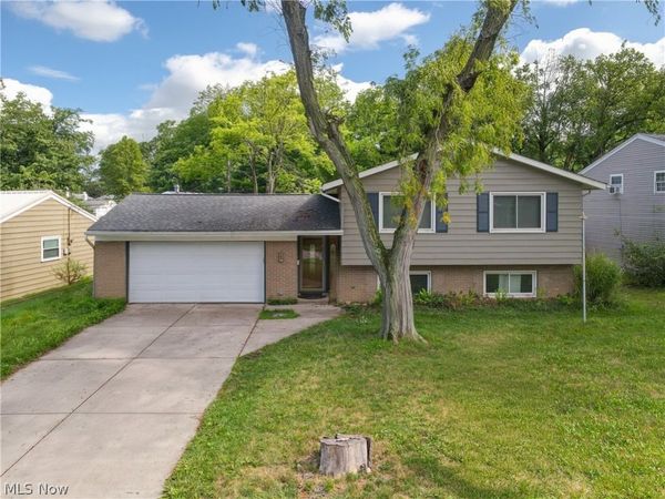 364 Wallace Drive , Berea, OH 44017