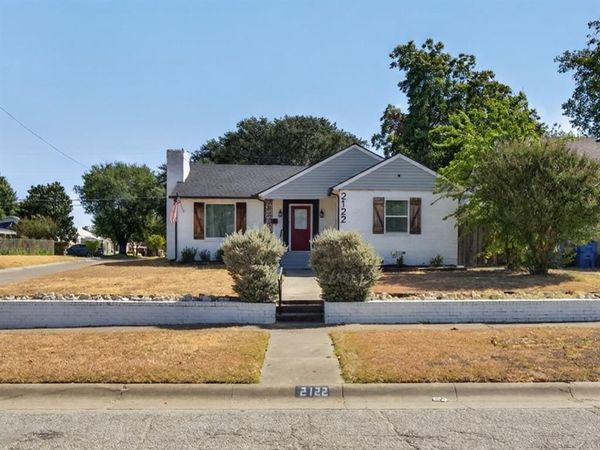 2122 Berwick Avenue , Dallas, TX 75203