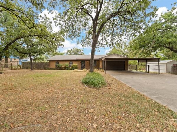 3016 E Renfro Street , Burleson, TX 76028