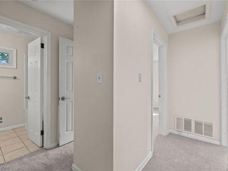 11159 Stoneham Road, Parma Heights, OH 44130 Photo 13