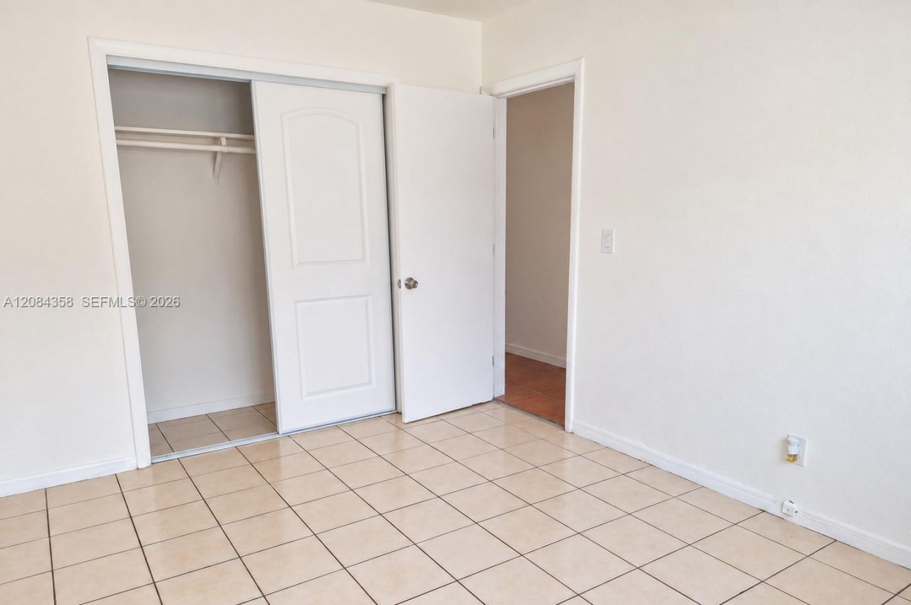 304 SE 9th Ct , Unit 8, Hallandale Beach, FL 33009 Photo