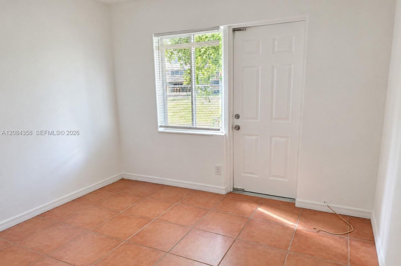304 SE 9th Ct , Unit 8, Hallandale Beach, FL 33009 Photo