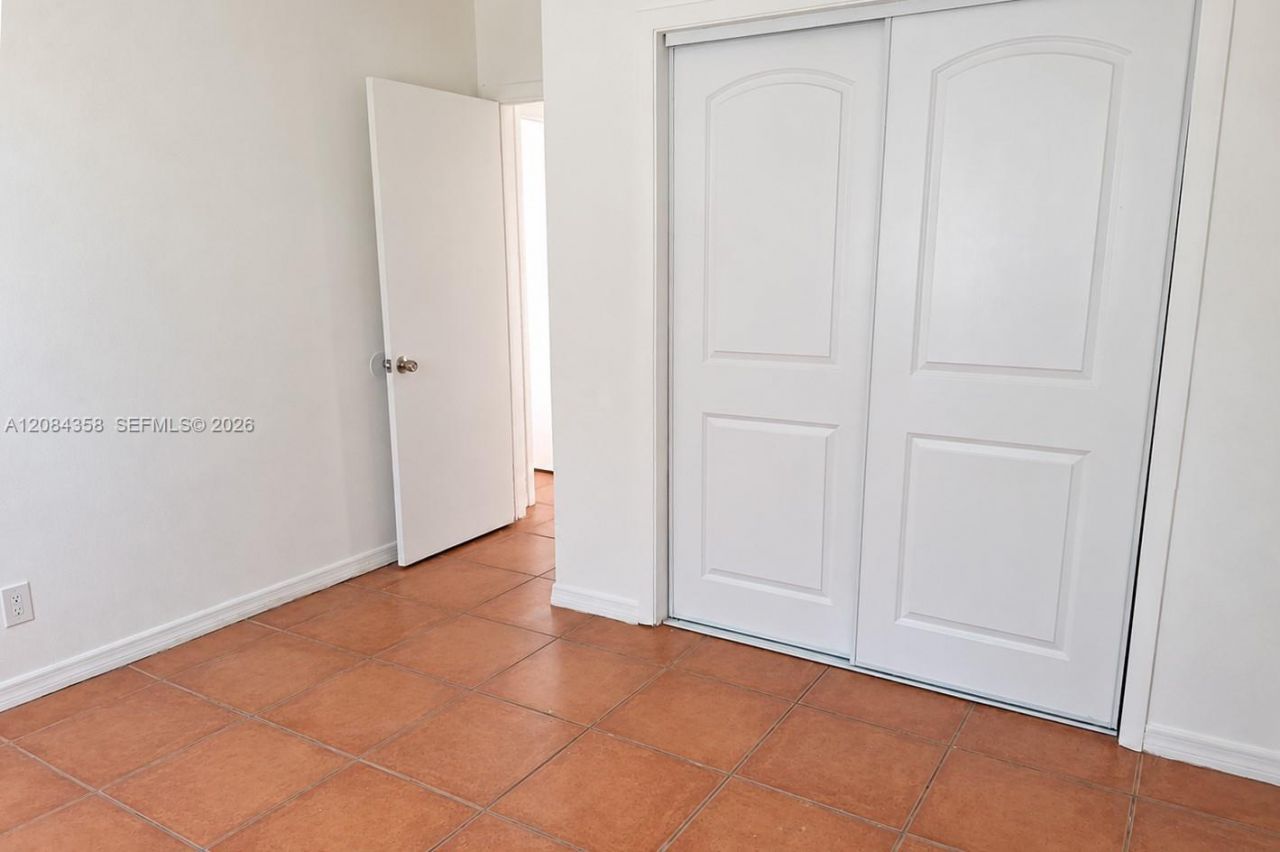 304 SE 9th Ct , Unit 8, Hallandale Beach, FL 33009 Photo